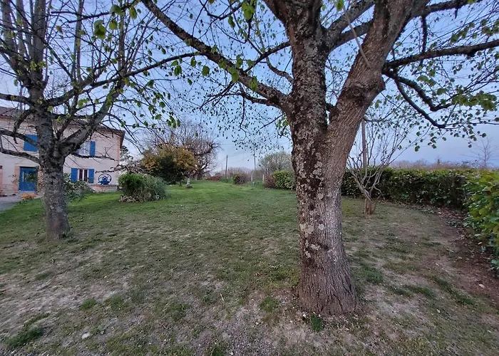 Relais De La Poste Ch Rose 3* مونكلار دو كيارْسي