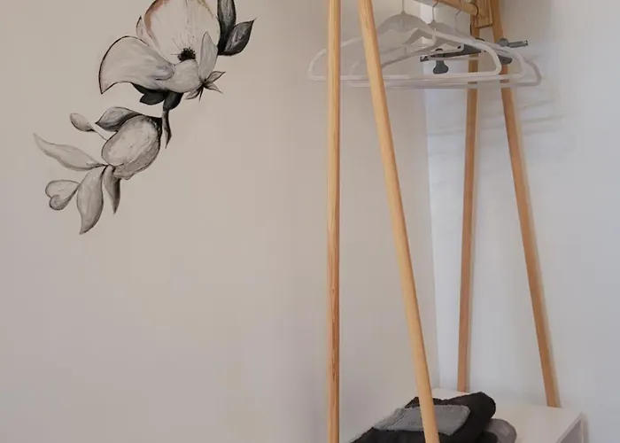 Relais De La Poste Ch Rose 3* مونكلار دو كيارْسي