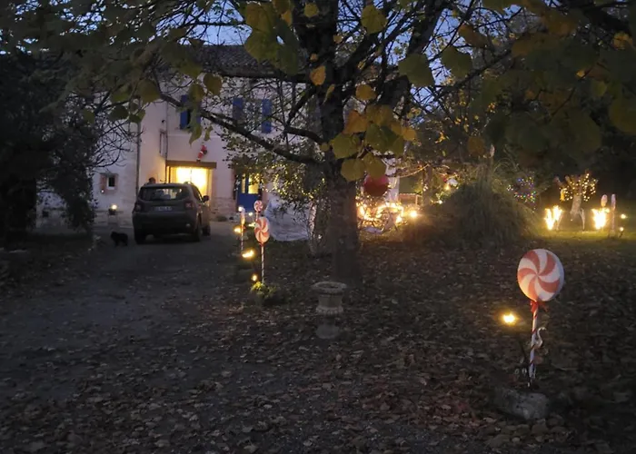 Relais De La Poste Ch Rose 3* مونكلار دو كيارْسي