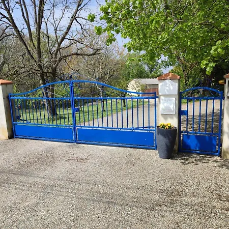 Relais De La Poste Couette-café Monclar-de-Quercy