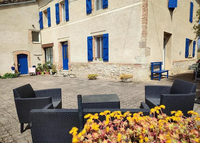 Relais De La Poste Ch Rose Bed and Breakfast